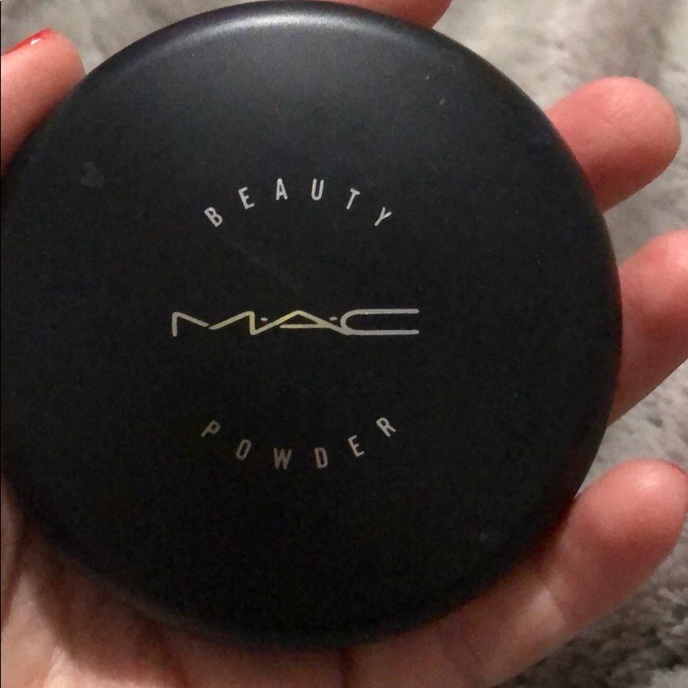 MAC Highlight - Picture 3 of 3